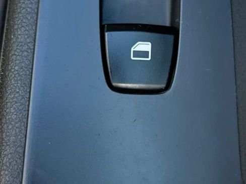 Used 2021 Hyundai Accent SE FWD image 30