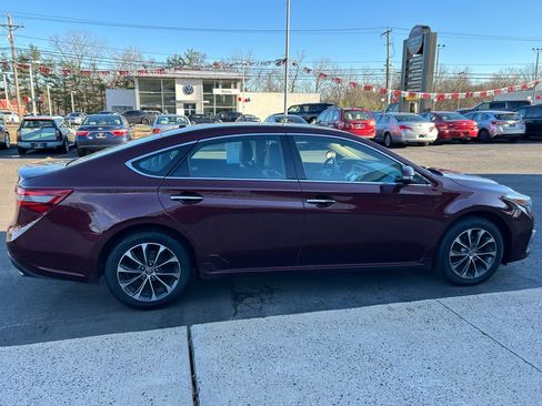 Used 2016 Toyota Avalon XLE Premium image 5