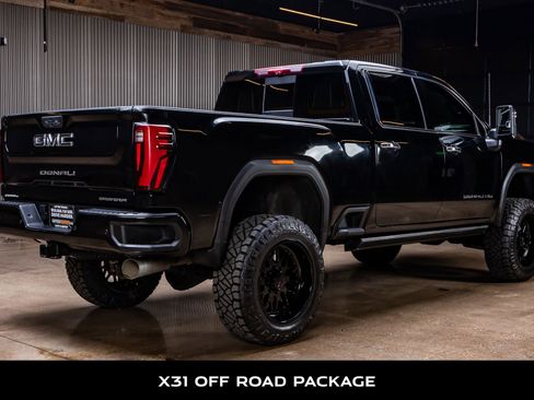 Used 2024 GMC Sierra 2500 Denali Ultimate image 10