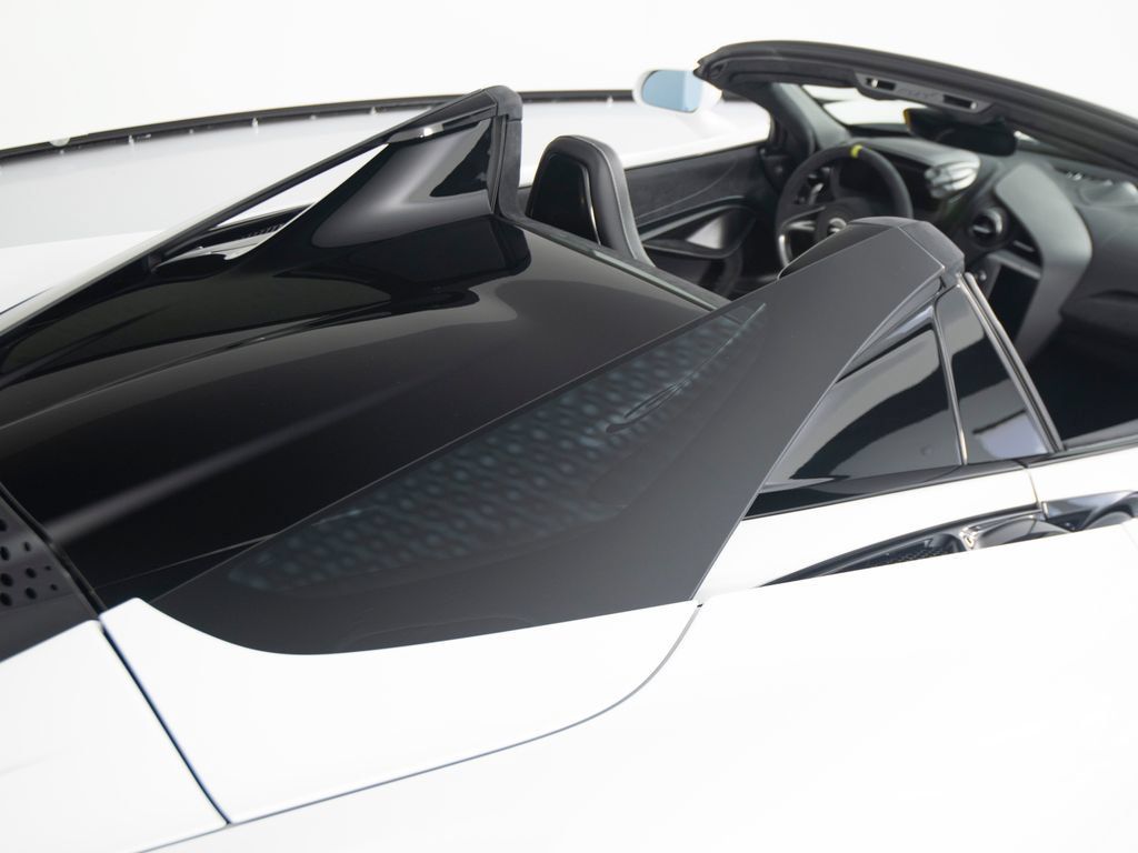 Used 2024 McLaren 750S Spider RWD image 47