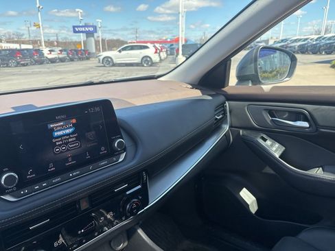 Used 2022 Nissan Rogue SV w/ SV Premium Package image 25