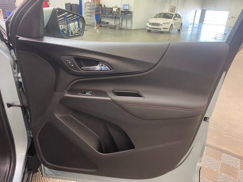 Used 2022 Chevrolet Equinox RS image 35