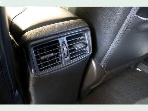 Used 2018 Nissan Rogue SL image 17