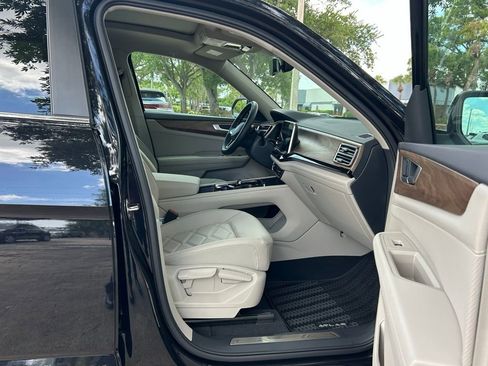 New 2026 Volkswagen Atlas SE FWD image 40