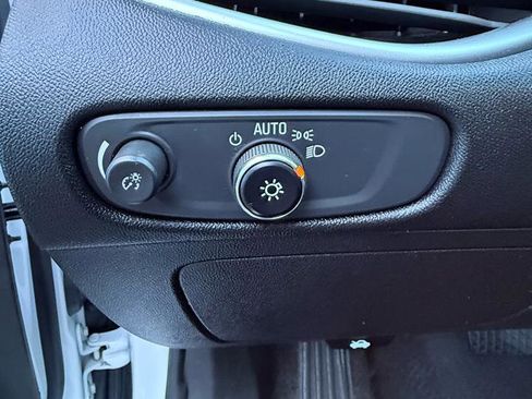 Used 2022 Chevrolet Malibu LT FWD image 21