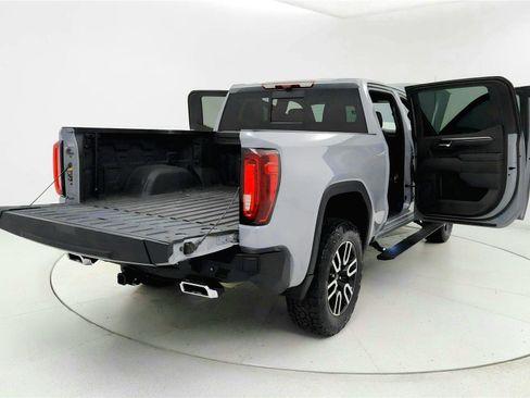 Used 2024 GMC Sierra 1500 AT4 w/ Technology Package AWD/4WD image 11