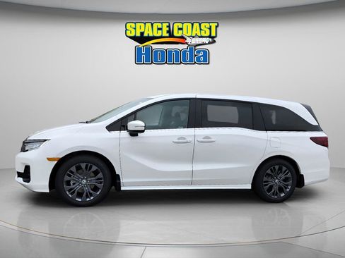 New 2026 Honda Odyssey Touring image 4