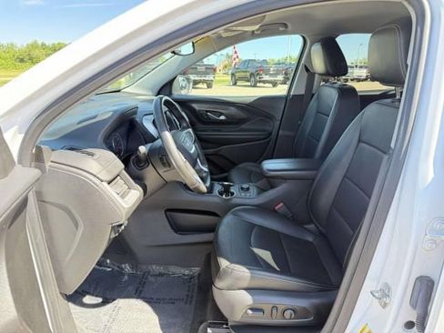 Used 2024 GMC Terrain SLT AWD/4WD image 12
