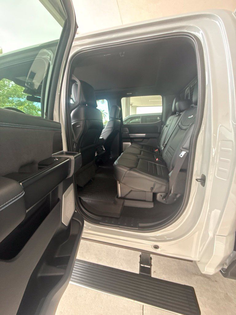 Used 2026 Ford F350 Platinum w/ Tremor Off-Road Package AWD/4WD image 5