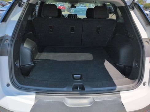 Used 2025 Chevrolet Blazer LT FWD image 27