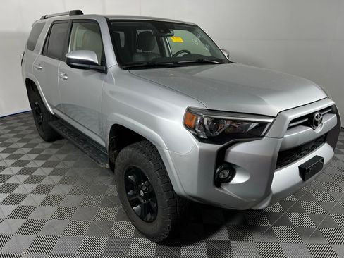 Used 2021 Toyota 4Runner SR5 image 3