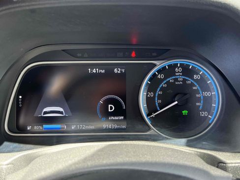 Used 2019 Nissan Leaf SV Plus w/ SV Plus Technology Package FWD image 9