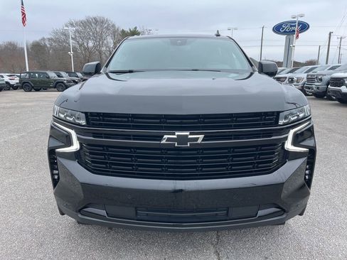 Used 2023 Chevrolet Suburban RST w/ Sport Performance Package image 2