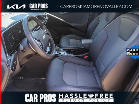 Certified 2025 Kia Niro EX image 17