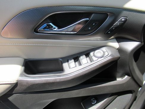 Certified 2023 Chevrolet Traverse Premier FWD image 20