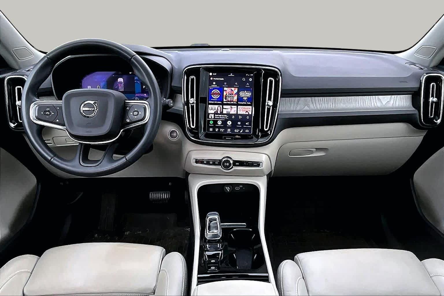Used 2023 Volvo XC40 B5 Plus w/ Driver Assist Package AWD/4WD image 15
