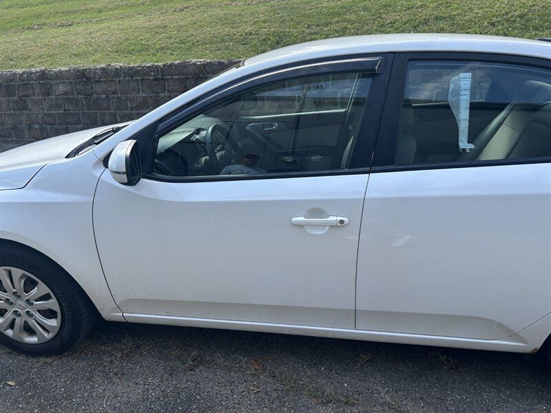 Used 2013 Kia Forte EX FWD image 18