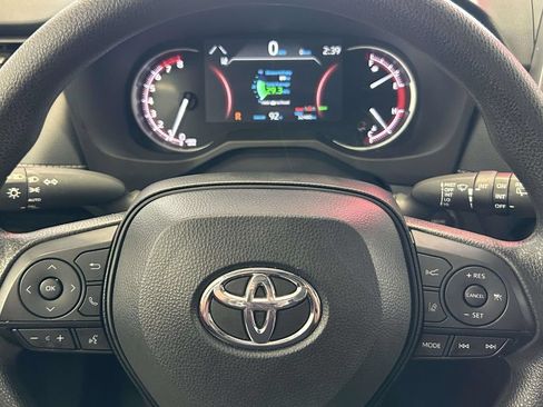 Used 2025 Toyota RAV4 XLE AWD/4WD image 26