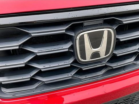 Used 2025 Honda Pilot Sport image 29