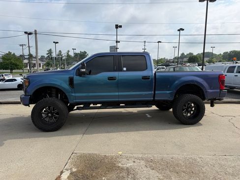 Used 2022 Ford F350 Lariat w/ Black Appearance Package AWD/4WD image 10