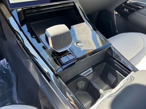 Used 2025 Land Rover Range Rover Sport Dynamic SE image 15