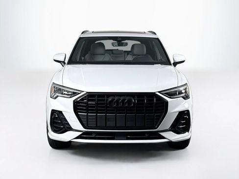 Certified 2025 Audi Q3 2.0T Premium w/ Convenience Package AWD/4WD image 8