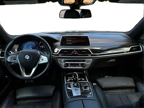 Used 2019 BMW 750i xDrive w/ Executive Package AWD/4WD image 37
