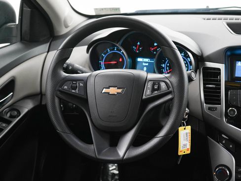 Used 2014 Chevrolet Cruze LS FWD image 14
