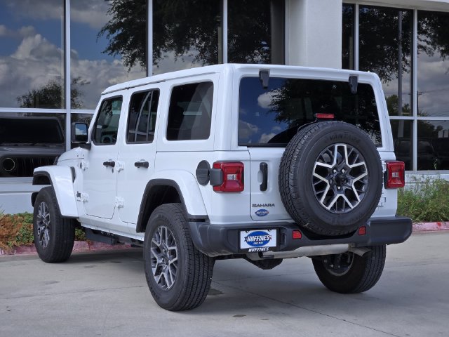 Used 2026 Jeep Wrangler Unlimited Sahara AWD/4WD image 5