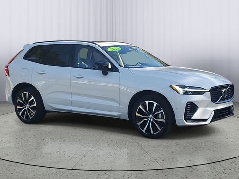 Certified 2025 Volvo XC60 B5 Ultra image 2