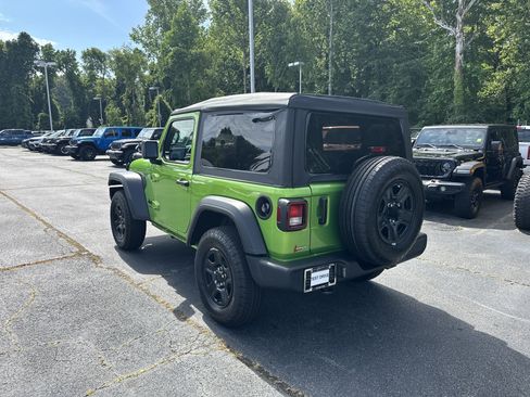 Used 2025 Jeep Wrangler Sport AWD/4WD image 7