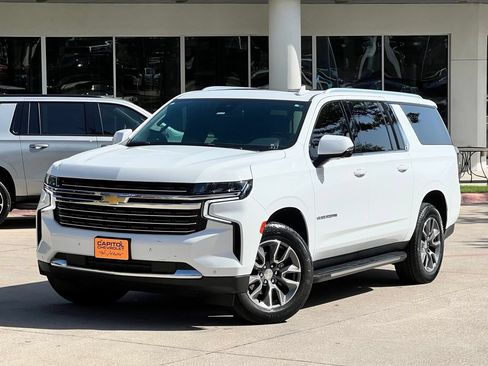 Used 2023 Chevrolet Suburban LT w/ Luxury Package RWD image 9