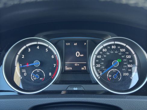 Used 2015 Volkswagen Golf R 4-Door image 10