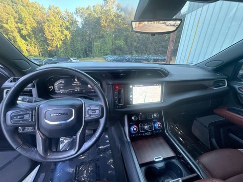 Used 2023 GMC Yukon XL Denali Ultimate image 31