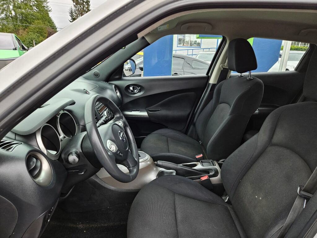Used 2011 Nissan Juke S FWD image 14