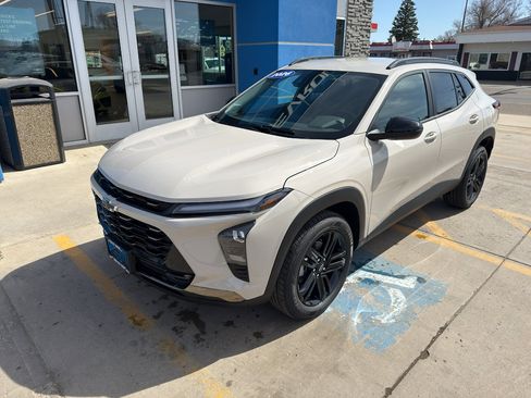 New 2026 Chevrolet Trax ACTIV image 2