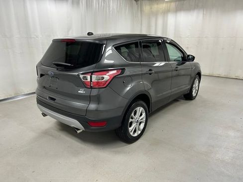 Used 2017 Ford Escape SE AWD/4WD image 4