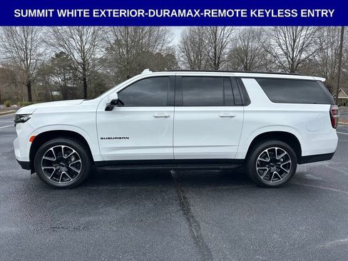 Used 2022 Chevrolet Suburban RST w/ Luxury Package AWD/4WD image 12