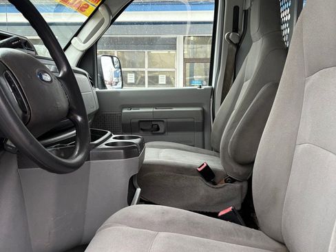 Used 2014 Ford E-250 and Econoline 250 w/ Power Group image 10