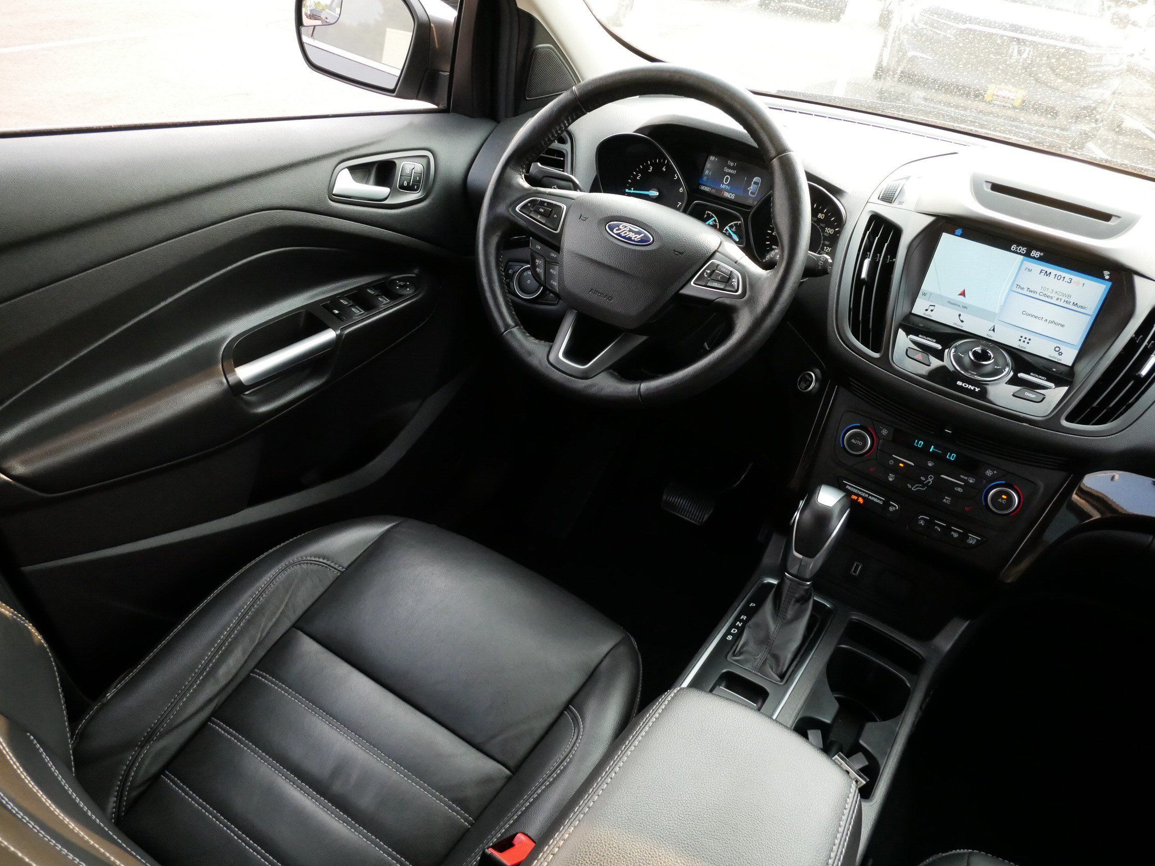 Used 2018 Ford Escape Titanium AWD/4WD image 9