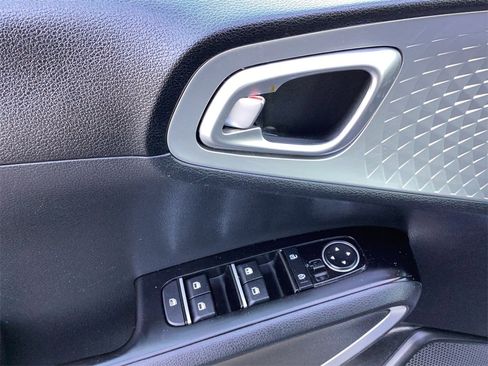 Used 2022 Kia Soul X-Line image 12