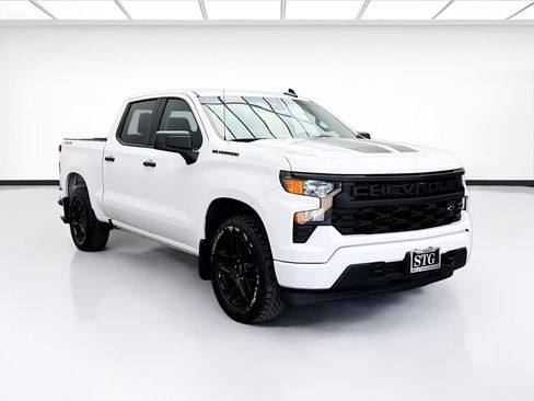 Used 2023 Chevrolet Silverado 1500 Custom w/ Rally Edition AWD/4WD image 3