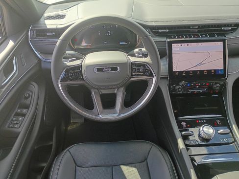 New 2025 Jeep Grand Cherokee Overland w/ Trailer Tow Package AWD/4WD image 11