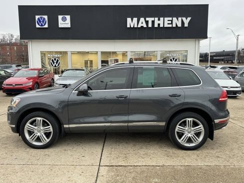 Used 2016 Volkswagen Touareg Executive image 2