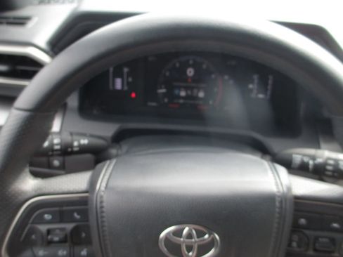 Used 2026 Toyota 4Runner SR5 AWD/4WD image 28
