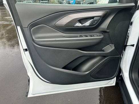 Used 2022 GMC Terrain SLE w/ Driver Convenience Package image 18