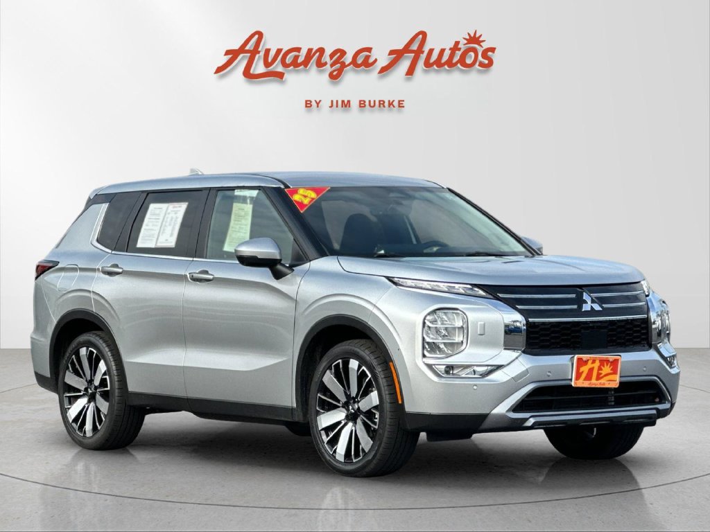 Used 2025 Mitsubishi Outlander SE AWD/4WD image 7