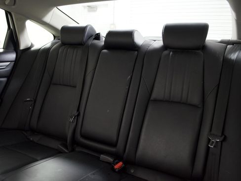 Used 2018 Honda Accord Touring image 15