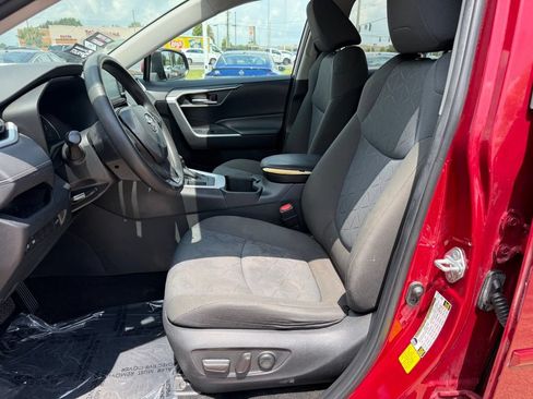 Used 2022 Toyota RAV4 XLE w/ Convenience Package FWD image 10