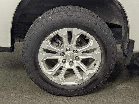 Used 2023 Chevrolet Silverado 1500 LTZ w/ Technology Package AWD/4WD image 14